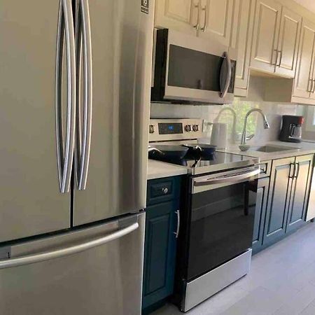 Brand New Constructed 1-Bedroom Townhouse Duncan Bagian luar foto