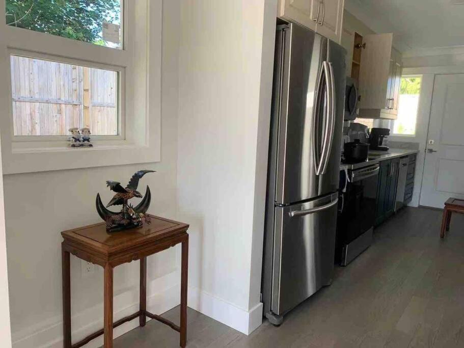 Brand New Constructed 1-Bedroom Townhouse Duncan Bagian luar foto