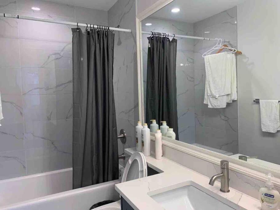 Brand New Constructed 1-Bedroom Townhouse Duncan Bagian luar foto