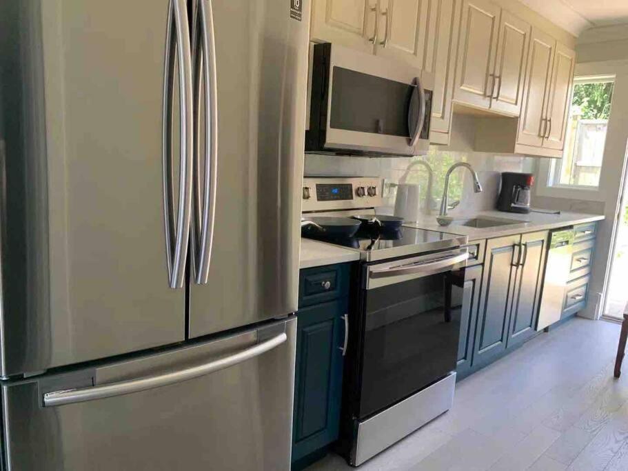 Brand New Constructed 1-Bedroom Townhouse Duncan Bagian luar foto