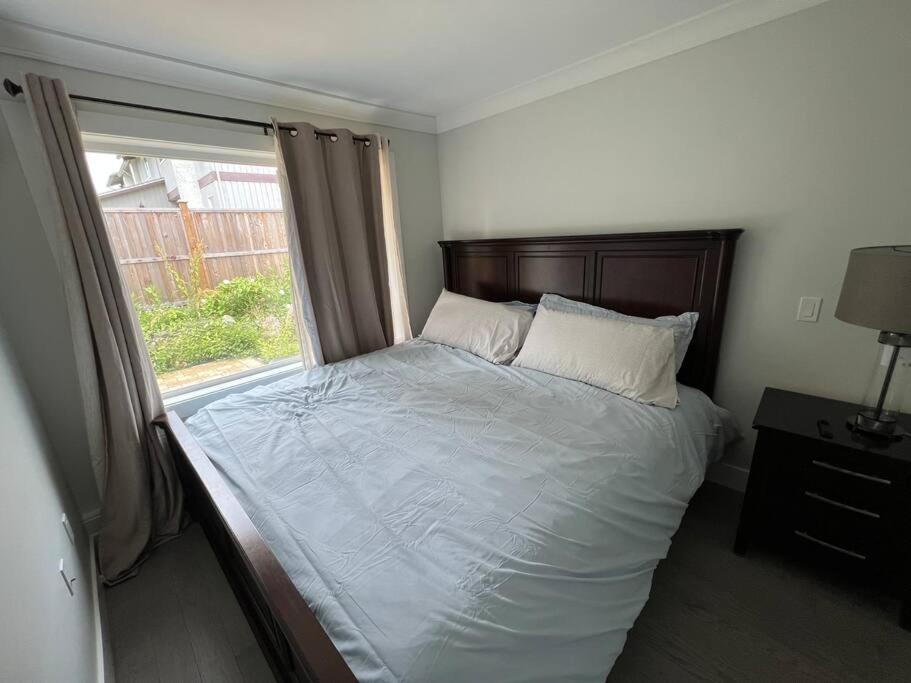 Brand New Constructed 1-Bedroom Townhouse Duncan Bagian luar foto
